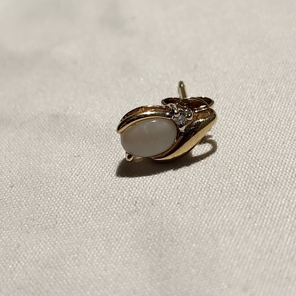 Elegant Gold and White Pearl Stud Earrings